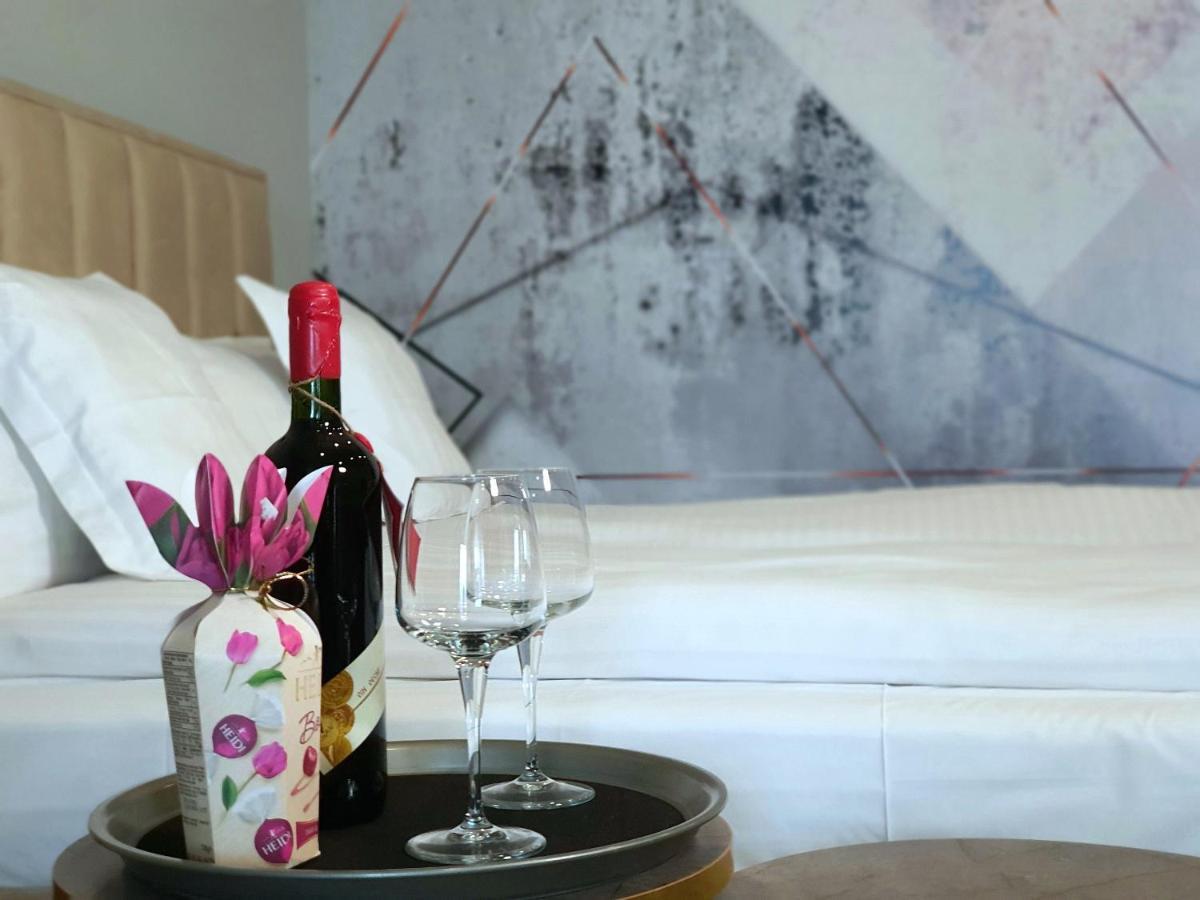 קלוז'-נאפוקה Eriss Studio Suite - Ozone Building Apartment מראה חיצוני תמונה
