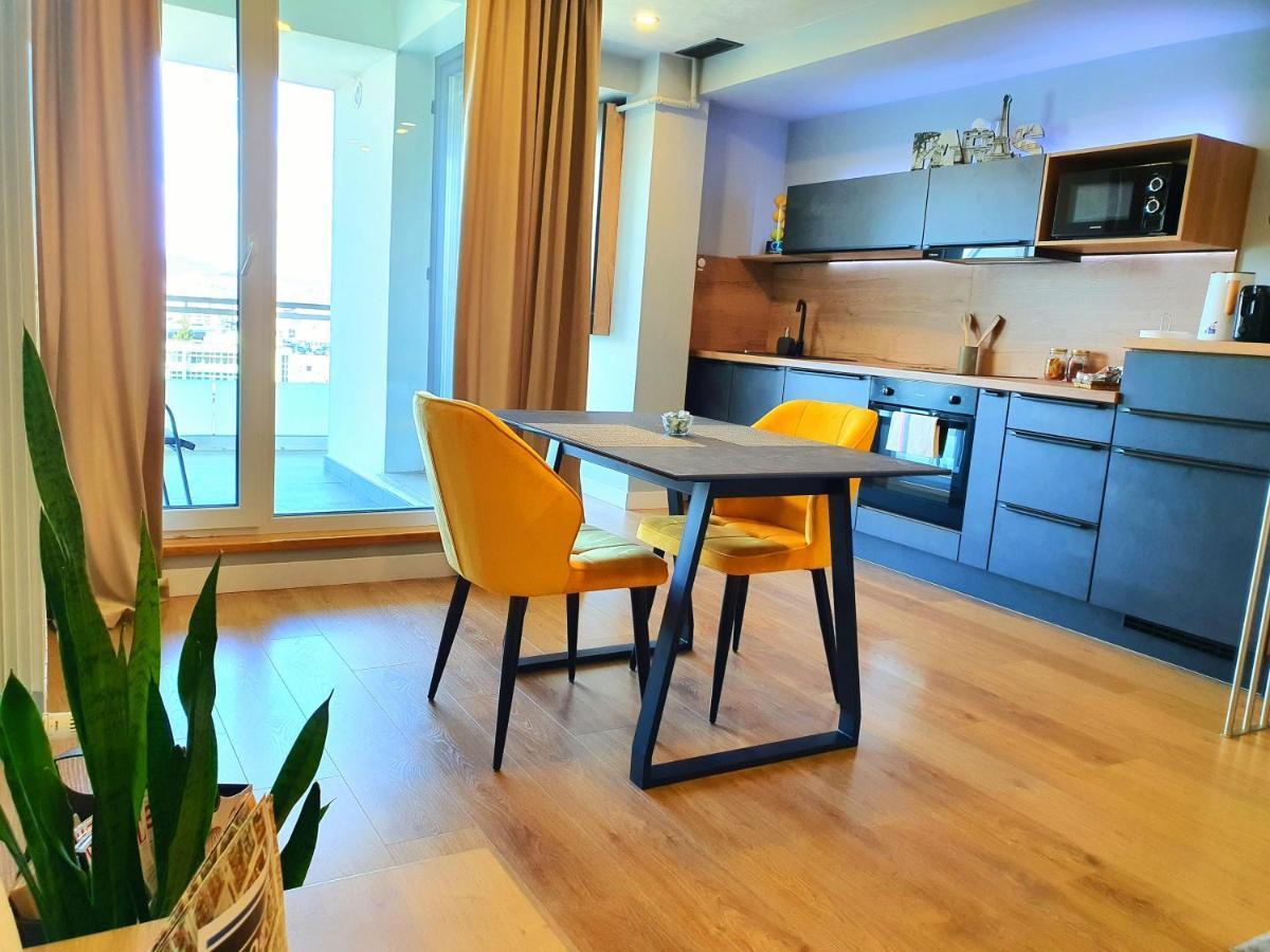 קלוז'-נאפוקה Eriss Studio Suite - Ozone Building Apartment מראה חיצוני תמונה